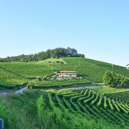 Nice In Monforte Dalba With Wifi Monforte dʼAlba